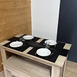 With Mountain View Balcony Апартаменты *