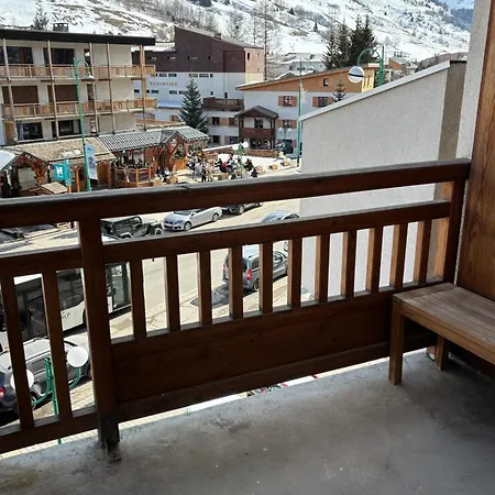 Apartment With Mountain View Balcony *