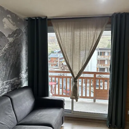 With Mountain View Balcony Les Deux Alpes